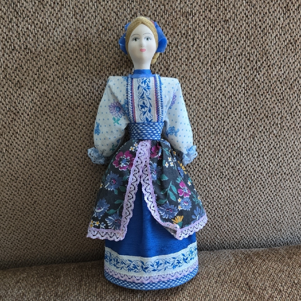 Amusing Trade Russian Traditional Folk Doll Vintage Collectible - EUC